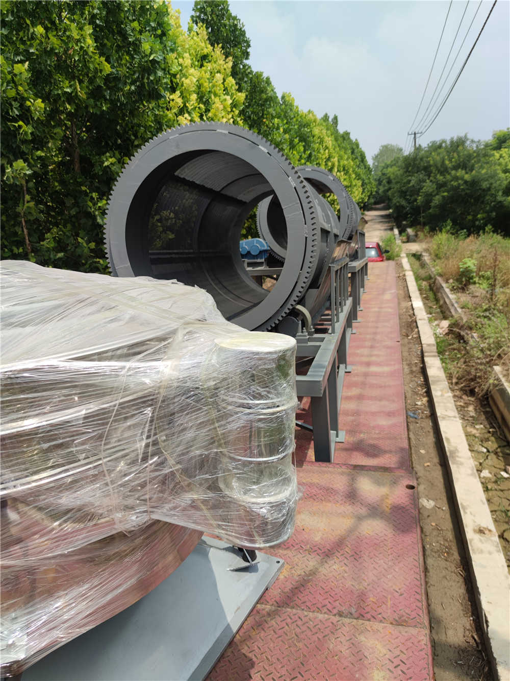 浙江紹興王經理訂購的康振機械振動篩已發貨，預計三天后到達，請注意查收，雙方合作十分順利，康振機械機械期待與您下次合作。