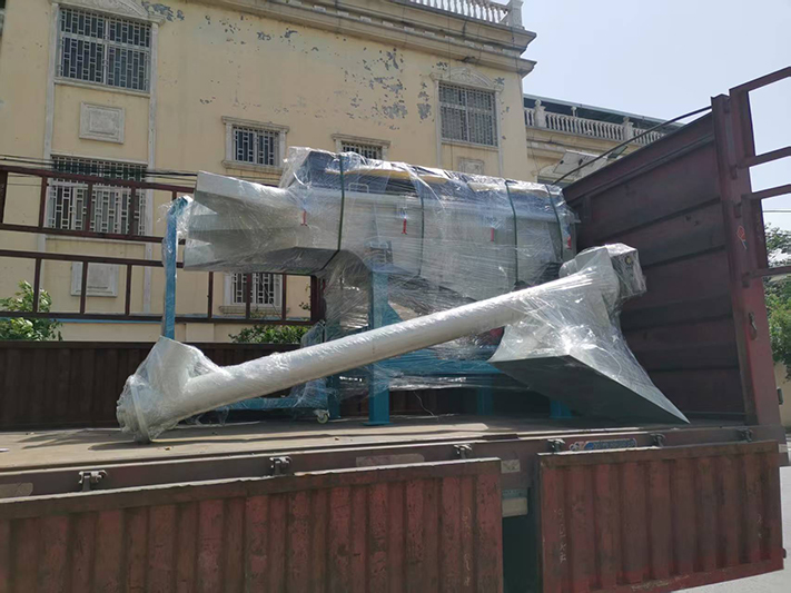 直線篩螺旋輸送機發(fā)貨