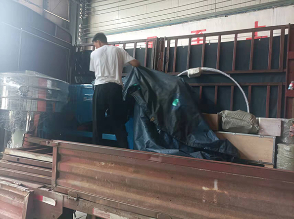 直線篩、旋振篩、崩網(wǎng)工裝發(fā)貨