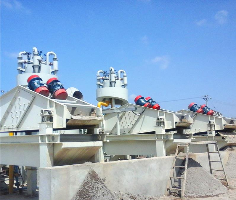 廣東客戶(hù)石英砂脫水篩使用設(shè)備現(xiàn)場(chǎng)