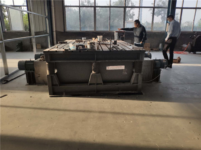 南通高頻振動(dòng)平臺(tái)客戶使用設(shè)備現(xiàn)場